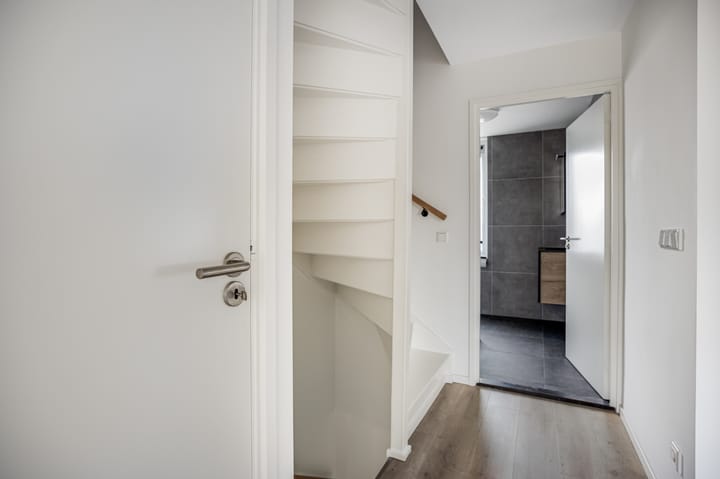 Photo 18 of Van den Elsenstraat 24