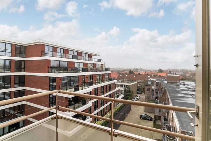 Foto 14 van Adriaen van der Doeslaan 175