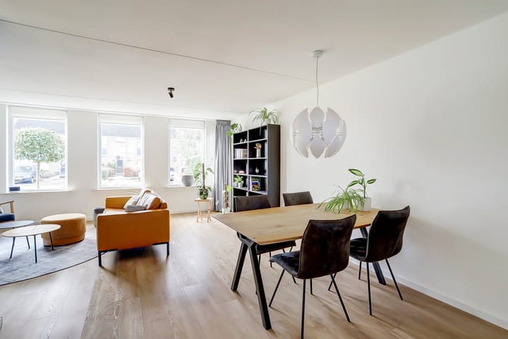 Photo 11 of Raadhuisstraat 63