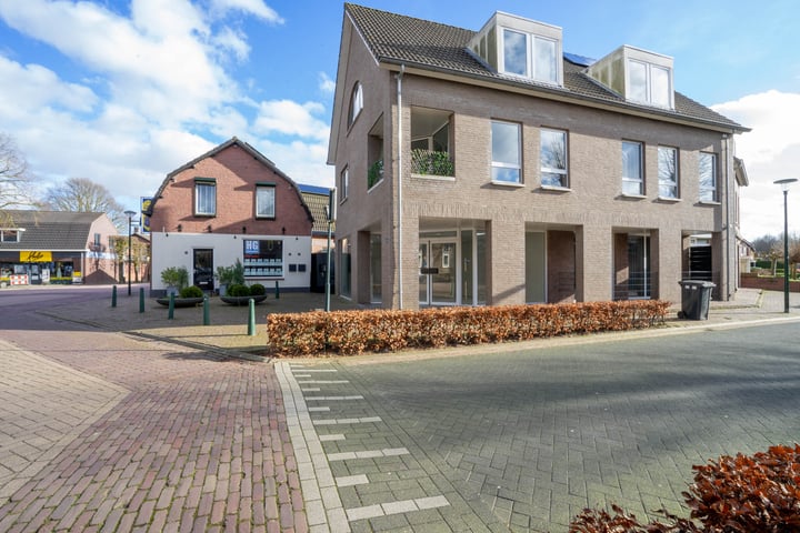 Dorpsstraat 32, Bakel