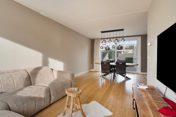 Foto 8 van Reggestraat 6