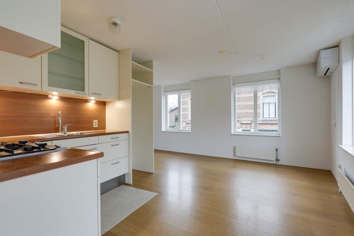 Foto 11 van Emmastraat 73