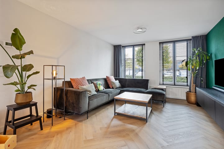 Foto 16 van Van Bergenplein 11