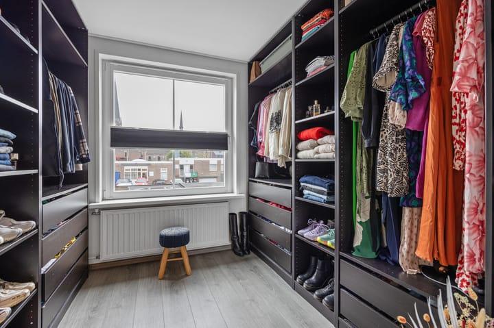 Foto 27 van Van Bergenplein 11