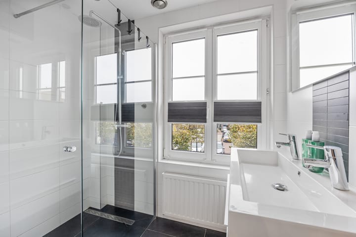 Foto 34 van Van Bergenplein 11