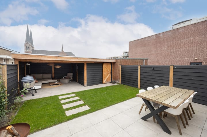 Foto 48 van Van Bergenplein 11