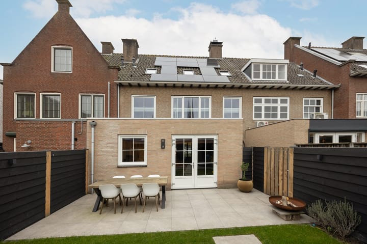 Foto 53 van Van Bergenplein 11