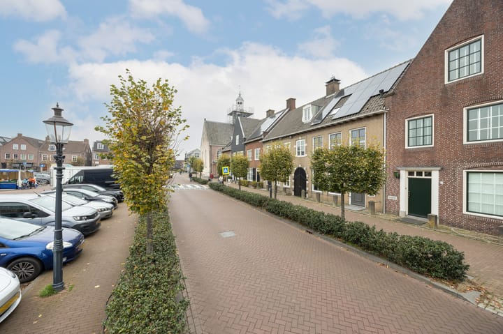 Foto 57 van Van Bergenplein 11