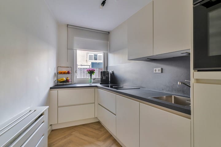 Foto 2 van Adrienne Solserpad 16