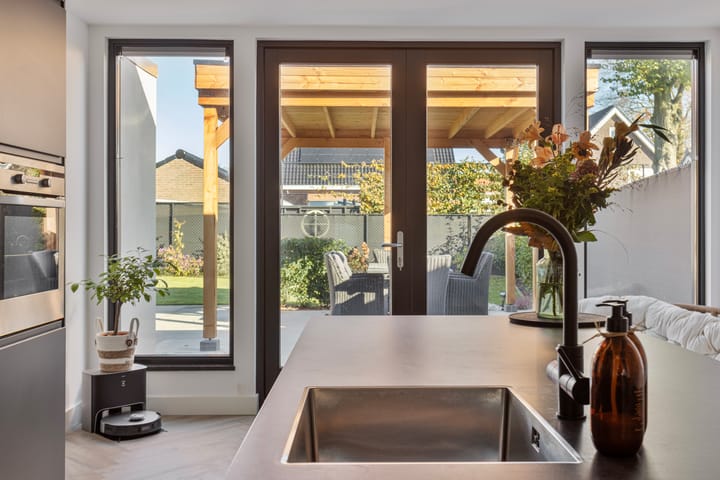 Foto 17 van van den Eijndelaan 17