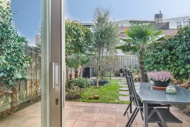 Foto 5 van Adrienne Solserpad 16