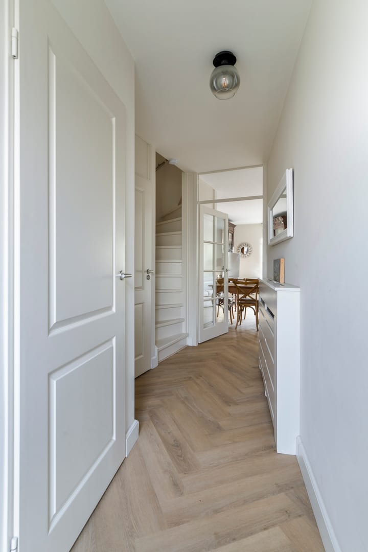 Foto 6 van Adrienne Solserpad 16