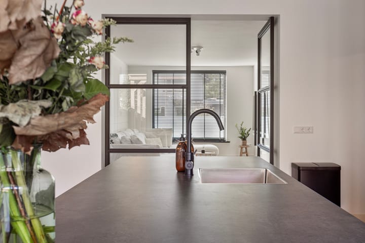 Foto 19 van van den Eijndelaan 17