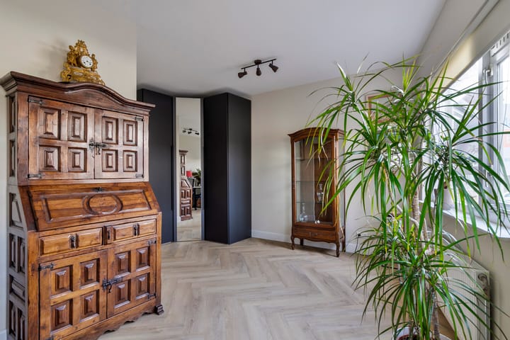 Foto 21 van Adrienne Solserpad 16