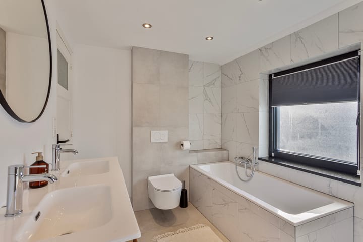 Foto 33 van van den Eijndelaan 17