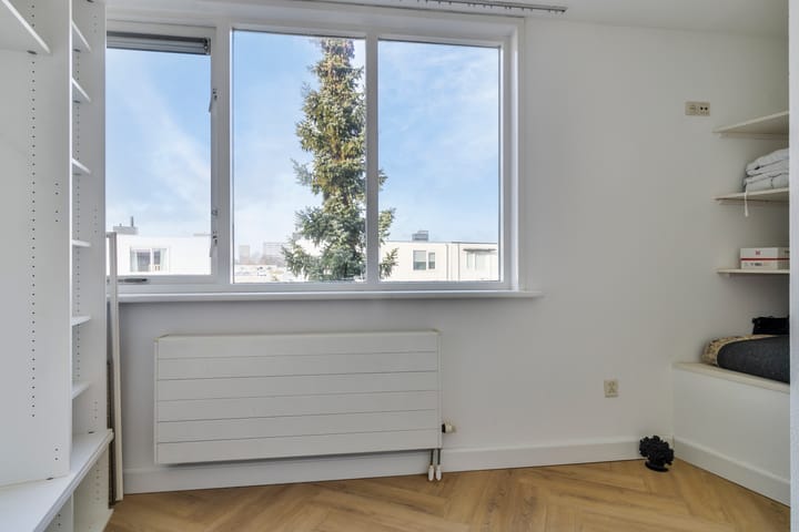 Foto 24 van Adrienne Solserpad 16