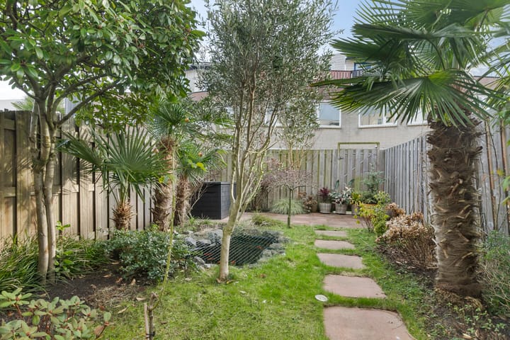 Foto 28 van Adrienne Solserpad 16