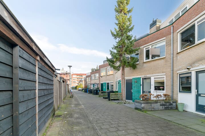 Foto 30 van Adrienne Solserpad 16