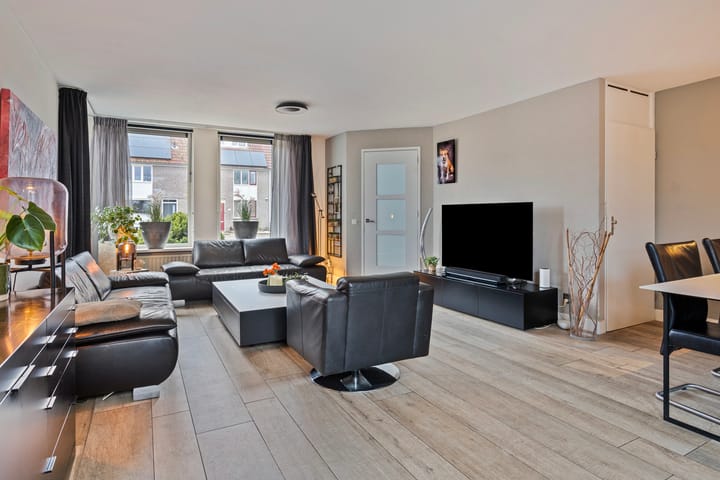 Photo 11 of Kruiningenstraat 56