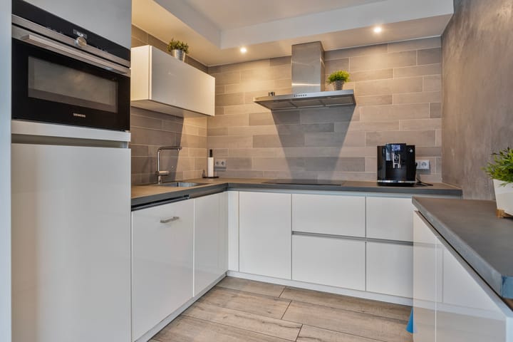 Photo 14 of Kruiningenstraat 56