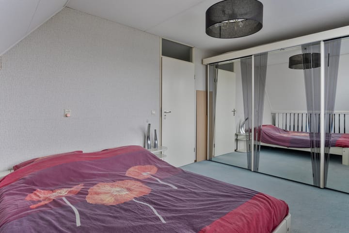 Photo 24 of Kruiningenstraat 56