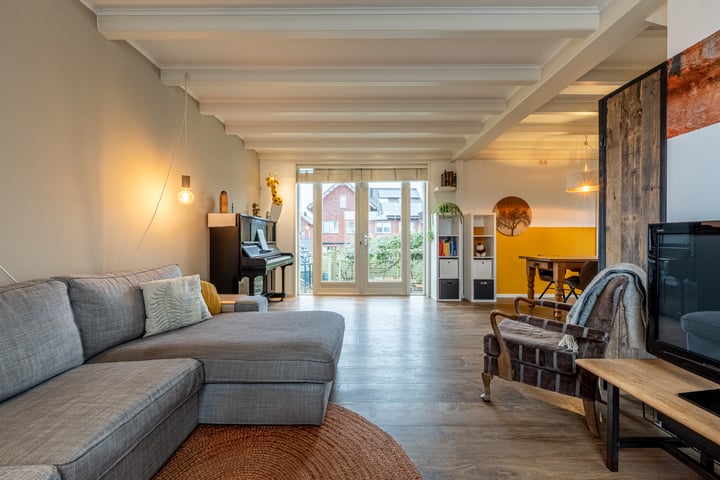 Bekijk foto 3 van Oosteinde 24