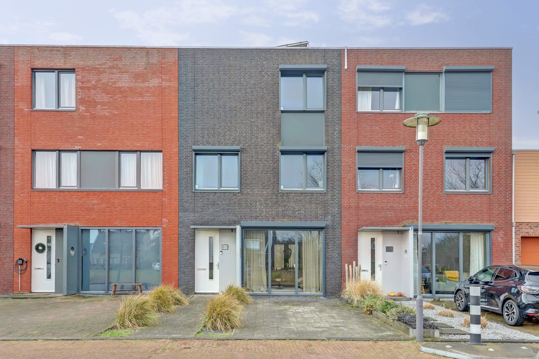 Foto 1 van John Denverlaan 57