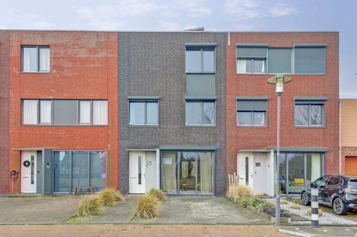 Foto 1 van John Denverlaan 57