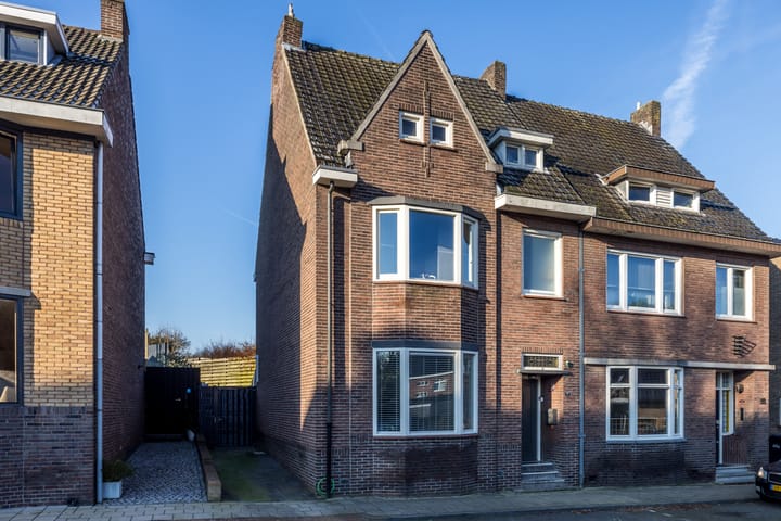 Photo 1 of Parallelstraat 81