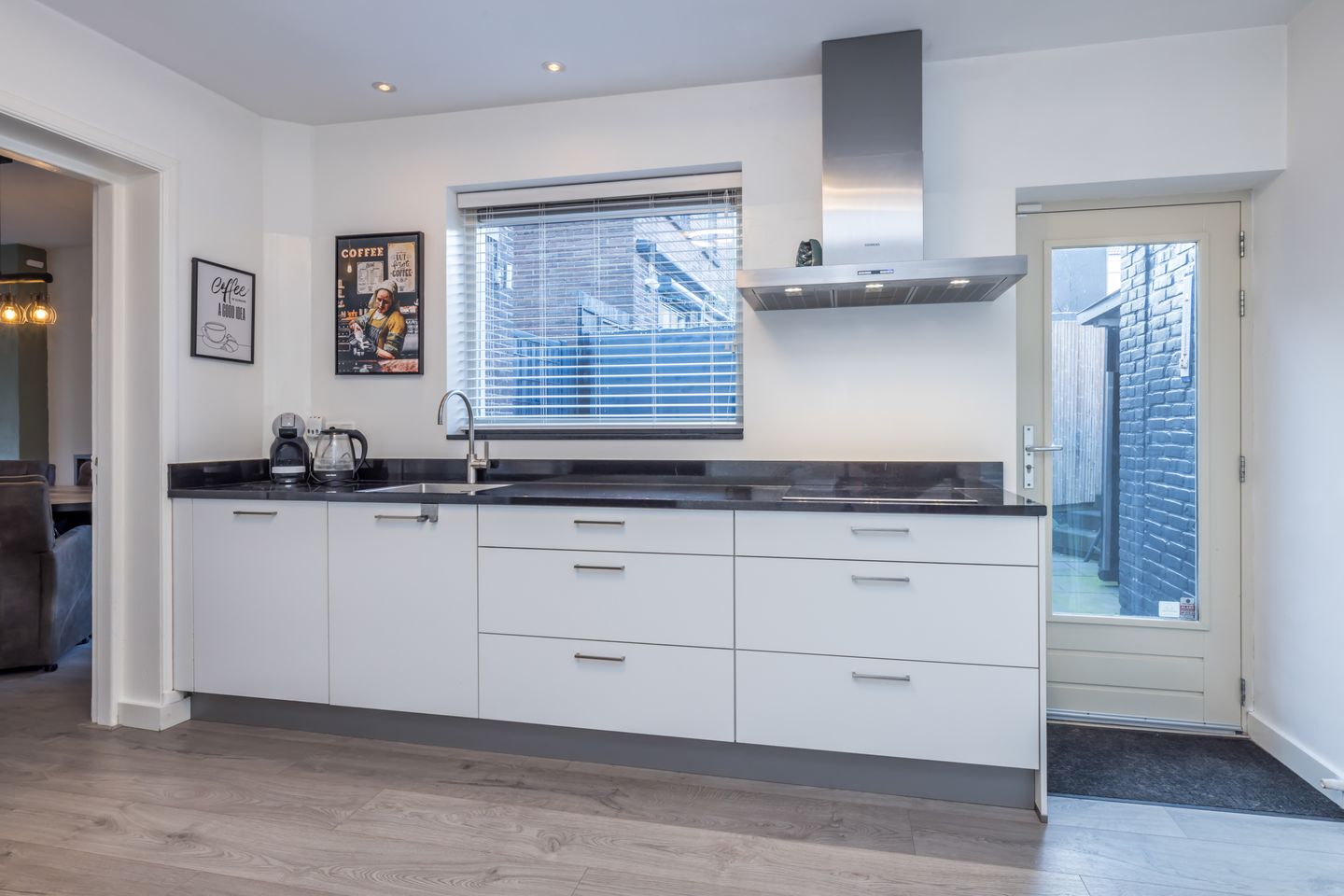 Photo 10 of Parallelstraat 81