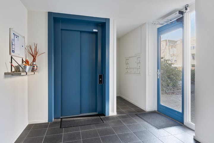 Foto 7 van van Emstplein 19