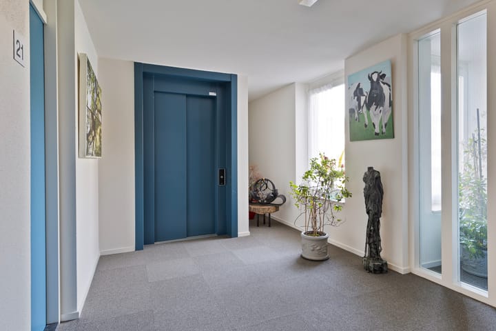 Foto 10 van van Emstplein 19