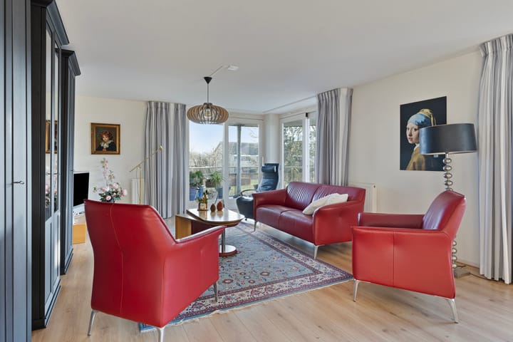 Foto 14 van van Emstplein 19