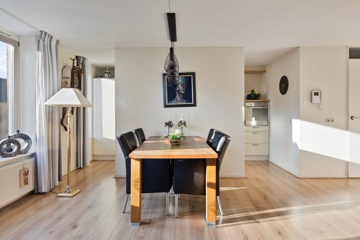 Foto 18 van van Emstplein 19