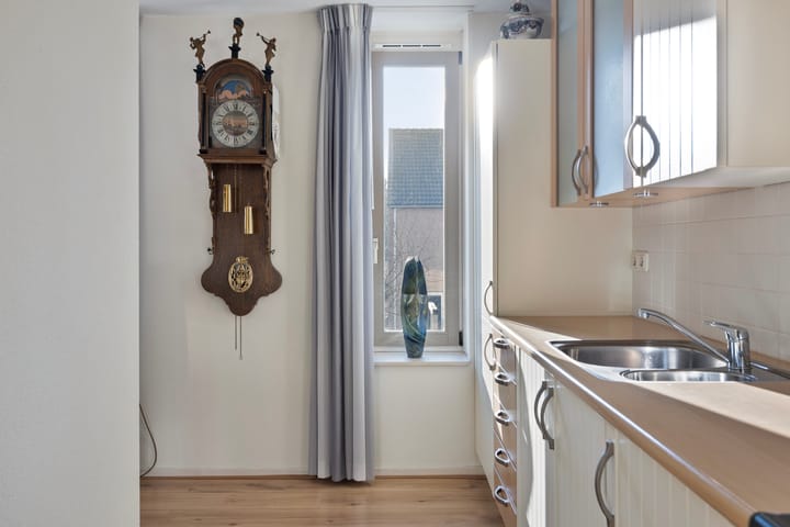 Foto 20 van van Emstplein 19