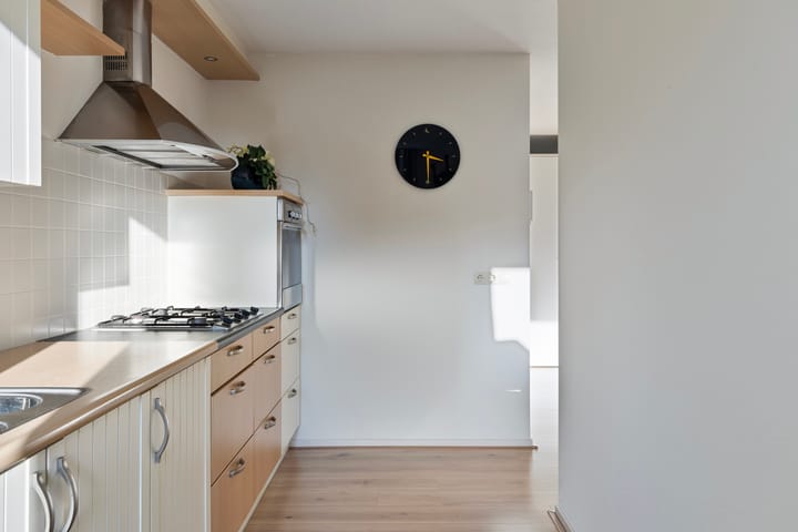 Foto 21 van van Emstplein 19