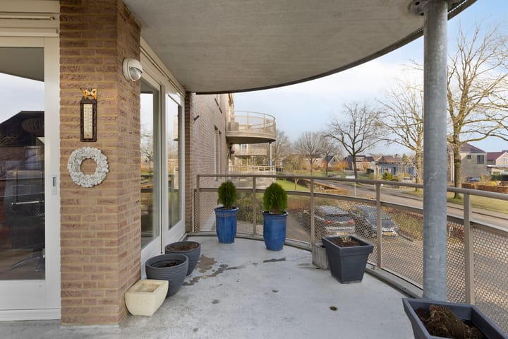 Foto 31 van van Emstplein 19