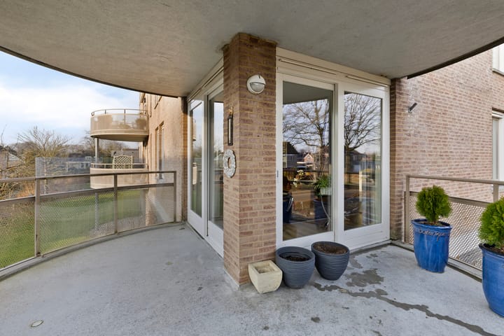 Foto 33 van van Emstplein 19