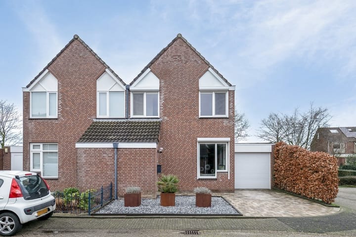 Foto 2 van Meester Bergholtzstraat 2