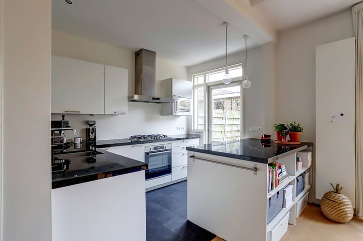 Foto 18 van Eemwijkplein 9