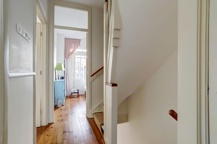 Foto 22 van Eemwijkplein 9