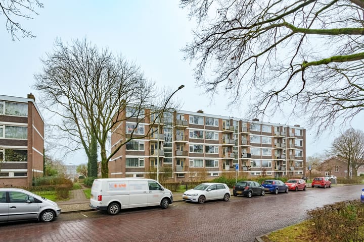 Foto 2 van Van Uvenweg 126-III