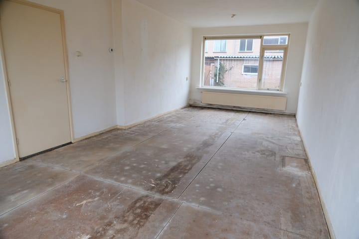 Photo 2 of van der Duyn van Maasdamstraat 16