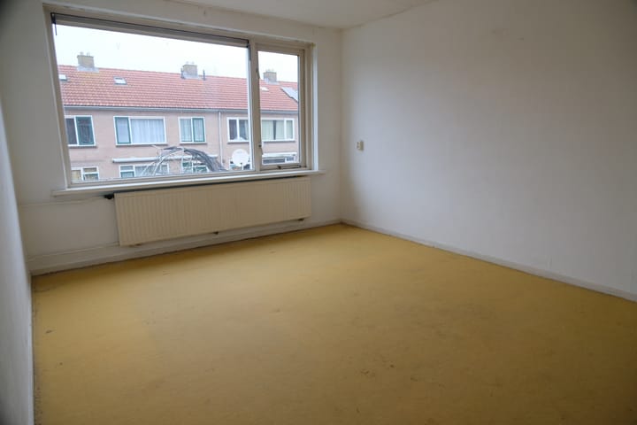 Photo 7 of van der Duyn van Maasdamstraat 16