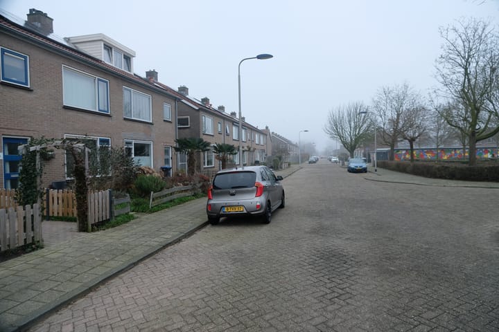 Photo 15 of van der Duyn van Maasdamstraat 16