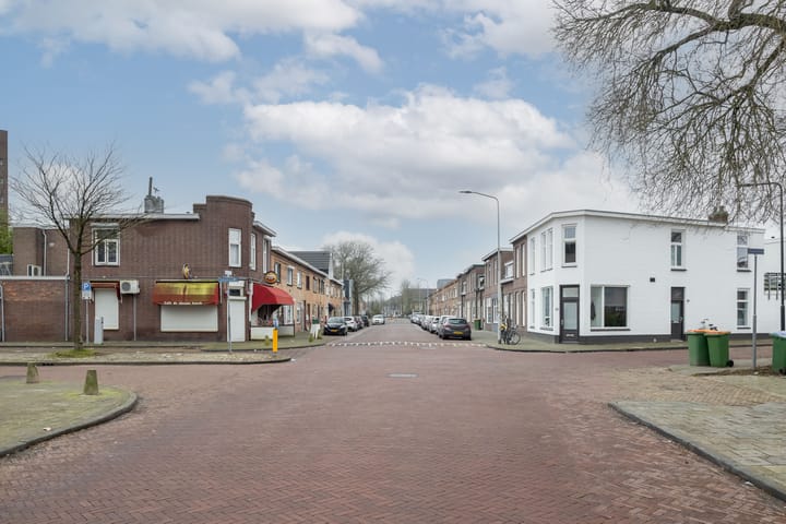 Foto 33 van Oranjeboomstraat 90