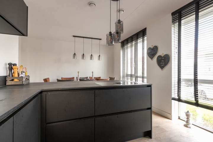 Photo 13 of Dokter Stapenséastraat 24