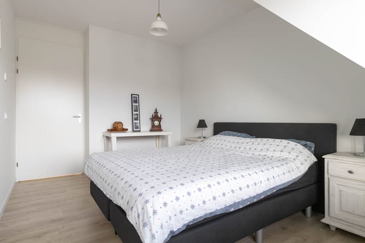 Photo 22 of Dokter Stapenséastraat 24