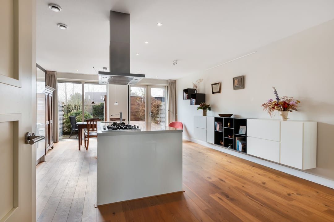 Foto 8 van Van Staverenstraat 35