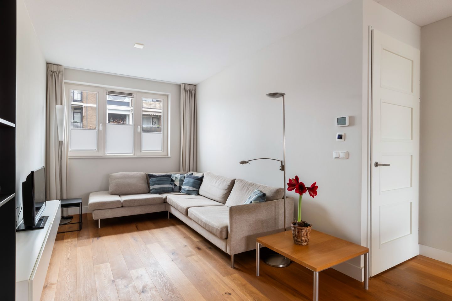 Foto 10 van Van Staverenstraat 35